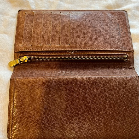 Luis Vuitton Authentic Long Vintage Kiss-lock Bifold Wallet - Picture 7 of 16